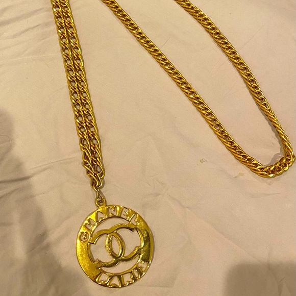 Chanel Vintage Pendant Necklace - Picture 2 of 3